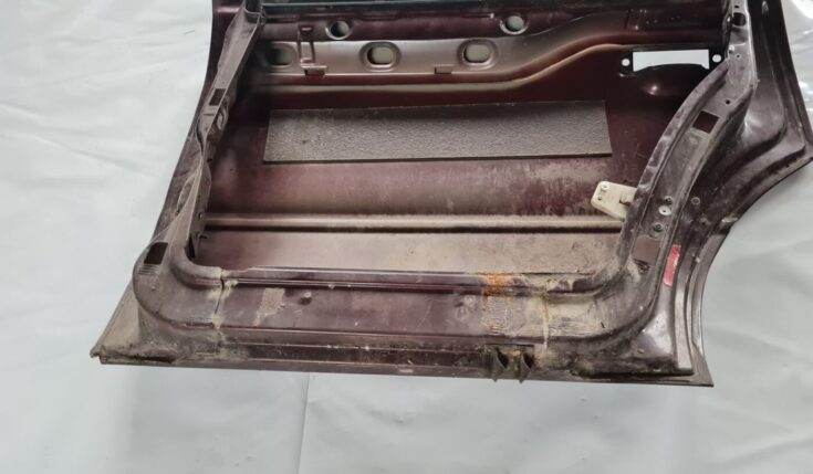 Aizmugurējās labās durvis priekš AUDI 80 1991
