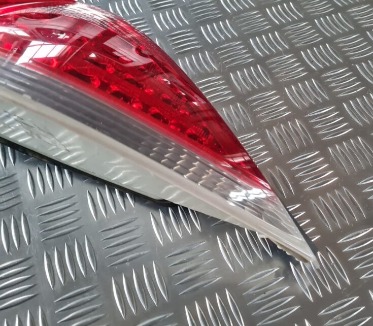 Aizmugurējais kreisais lukturis priekš BMW 6 E63 645 2004