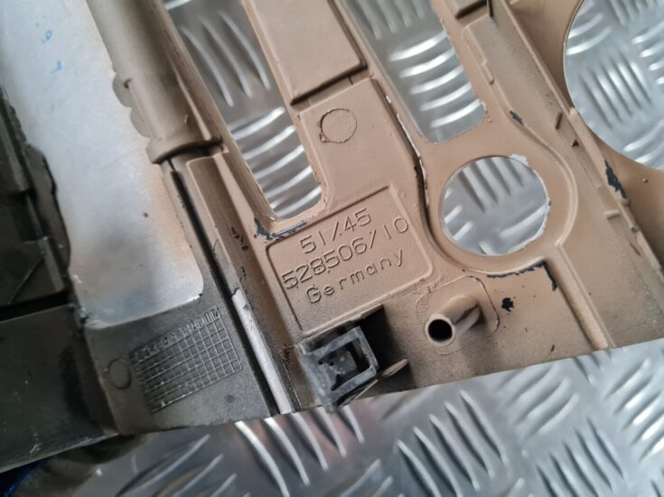 Mērinstrumentu paneļa dekoratīvais rāmis priekš BMW 6 E63 645 2004