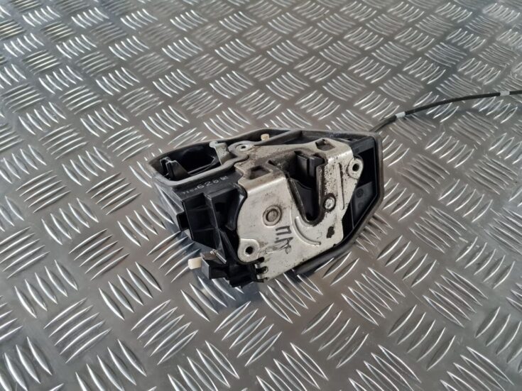 Priekšējo labo durvju slēdzene priekš BMW 6 E63 645 2004