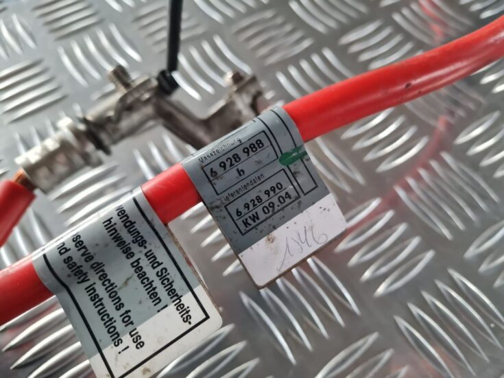 Pozitīvais elektrovads priekš BMW 6 E63 645 2004