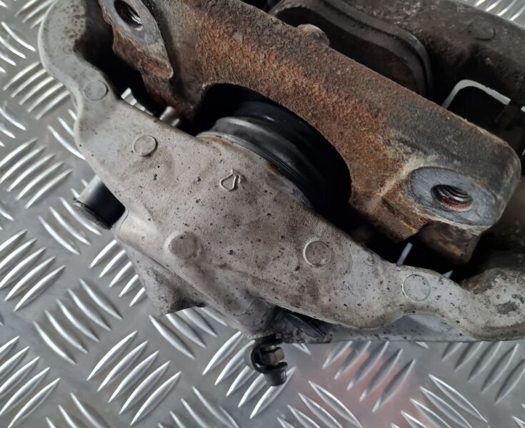 Priekšējais labais suports priekš BMW 6 E63 645 2004