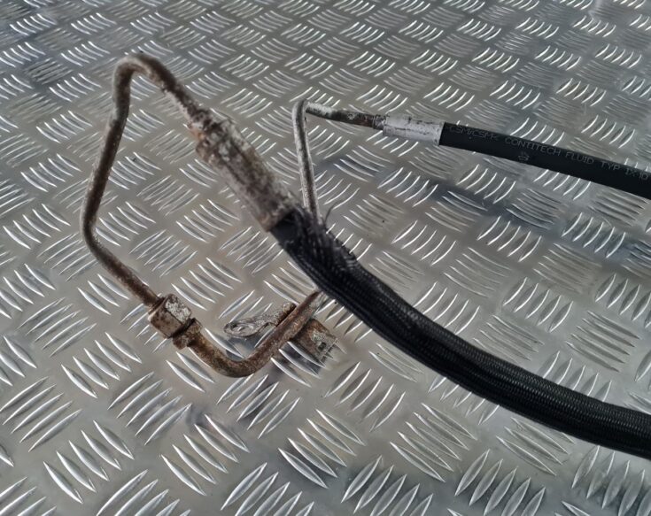 Hidrauliska pastiprinātāja caurule priekš BMW 6 E63 645 2004