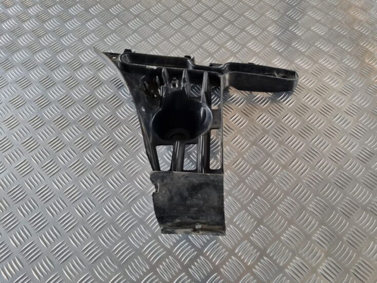Aizmugurēja bufera kronšteins priekš BMW 6 E63 645 2004