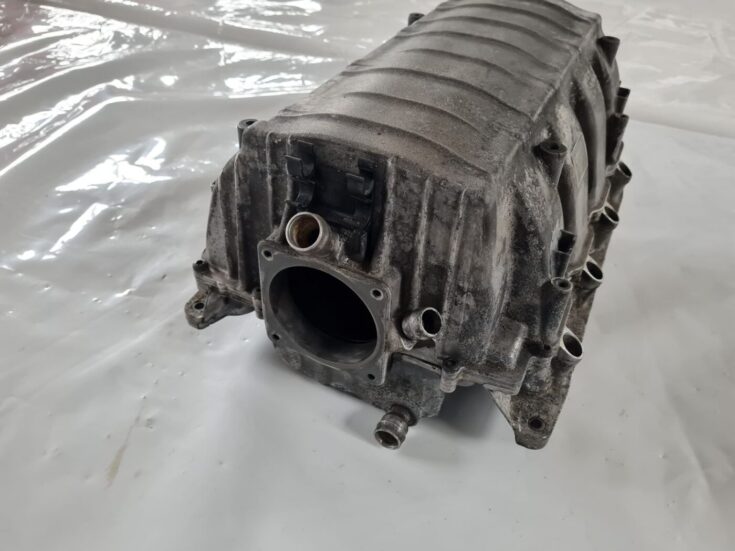 Ieplūdes kolektors priekš BMW 6 E63 645 2004