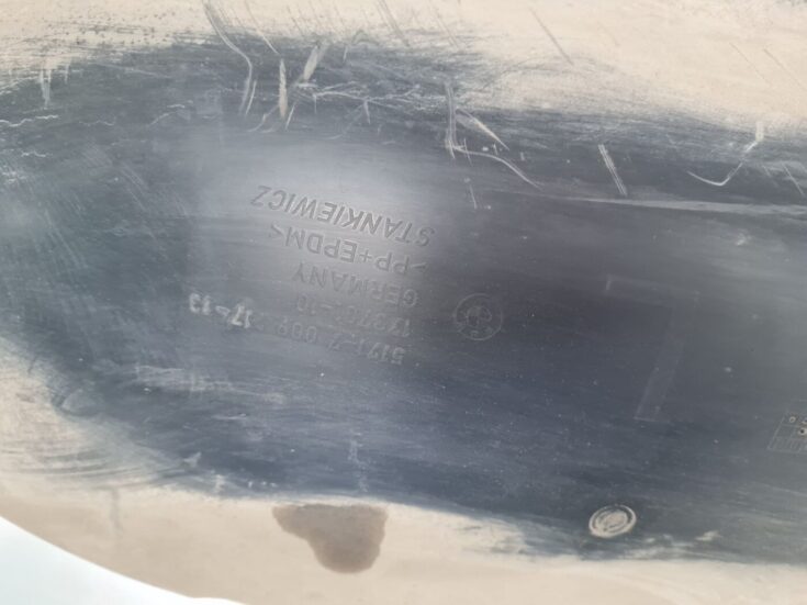 Aizmugurējais kreisais paspārns priekš BMW 6 E63 645 2004