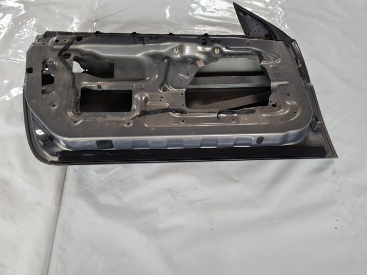 Priekšējās kreisās durvis priekš BMW 6 E63 645 2004