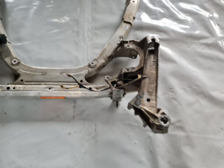 Priekšējais tilts/Priekšējais šķērsnis priekš BMW 6 E63 645 2004