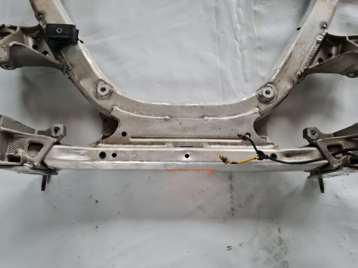 Priekšējais tilts/Priekšējais šķērsnis priekš BMW 6 E63 645 2004