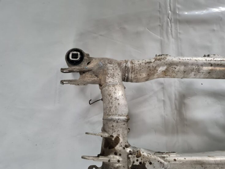 Aizmugurējais tilts/Aizmugurējais šķērsnis priekš BMW 6 E63 645 2004
