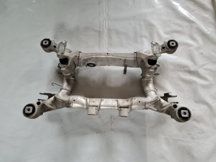 Aizmugurējais tilts/Aizmugurējais šķērsnis priekš BMW 6 E63 645 2004