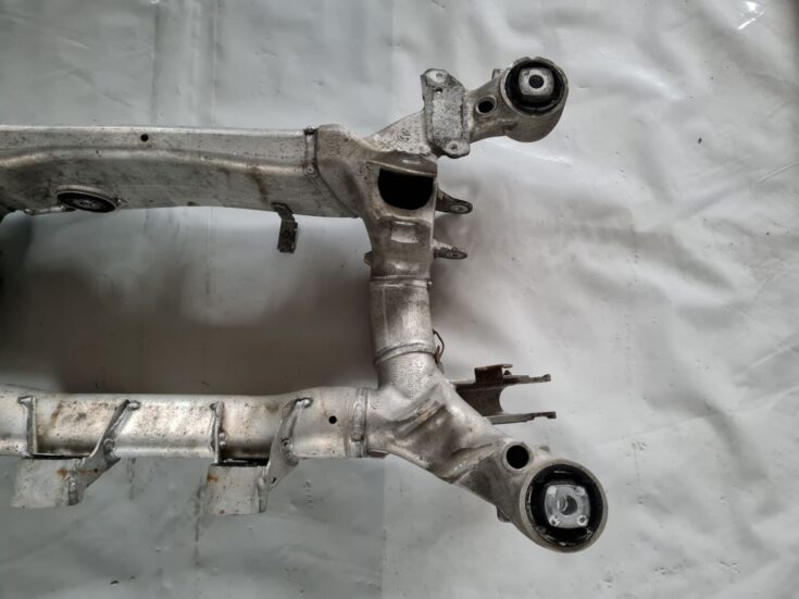Aizmugurējais tilts/Aizmugurējais šķērsnis priekš BMW 6 E63 645 2004