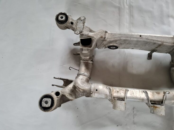 Aizmugurējais tilts/Aizmugurējais šķērsnis priekš BMW 6 E63 645 2004