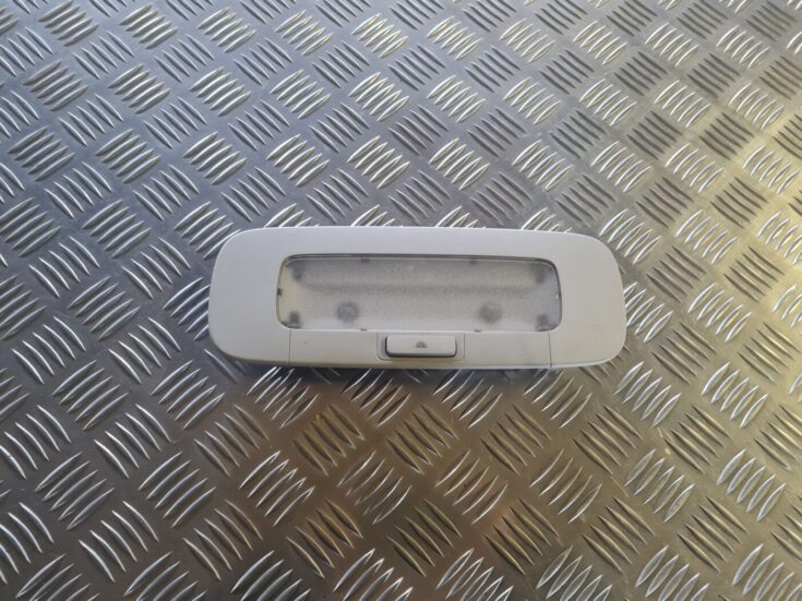 Aizmugurējo sēdvietu apgaismojums priekš VW GOLF 5 2004