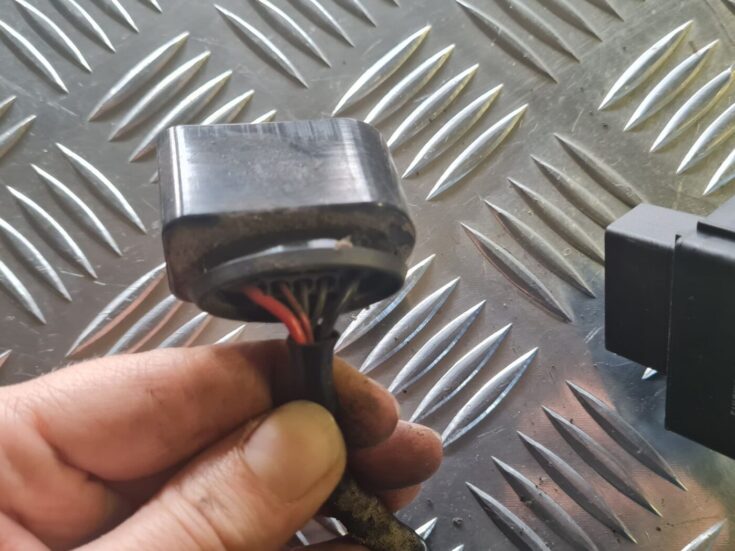 Degvielas sūkņa vadības bloks priekš VW GOLF 5 2004