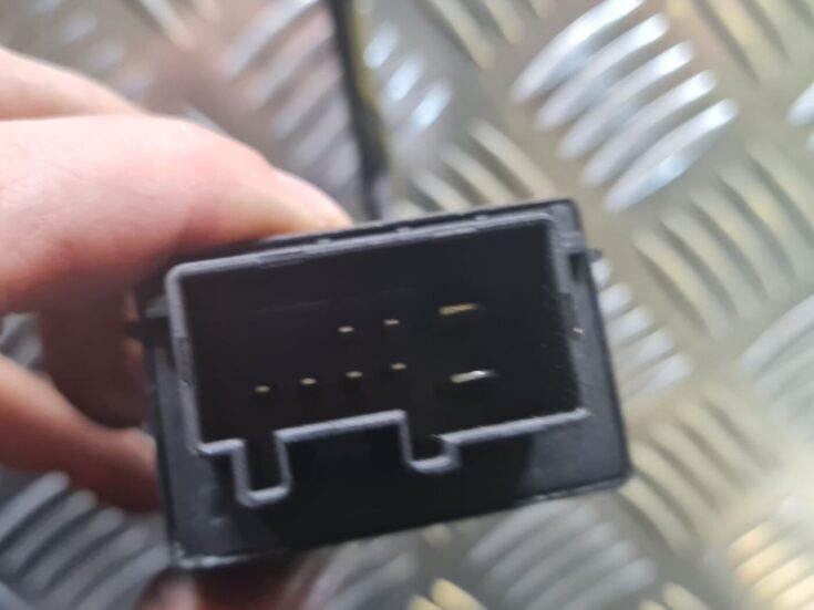 Degvielas sūkņa vadības bloks priekš VW GOLF 5 2004