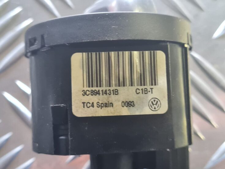 Gaismas slēdzis priekš VW GOLF 5 2004