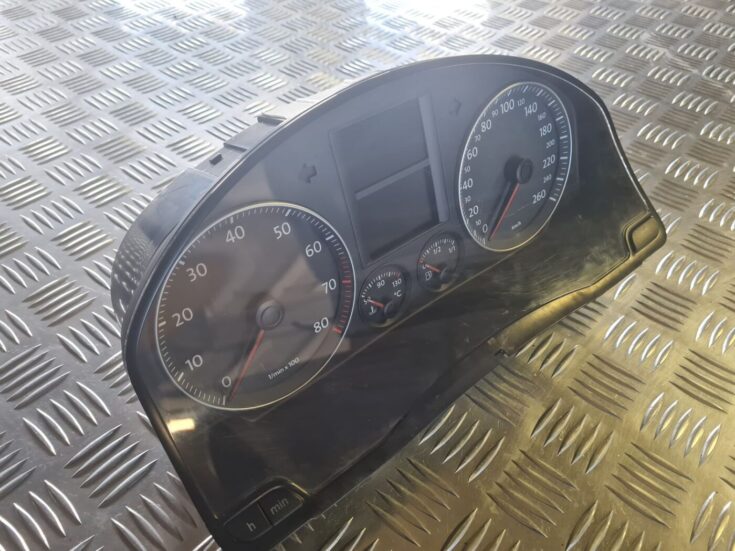 Spidometrs priekš VW GOLF 5 2004