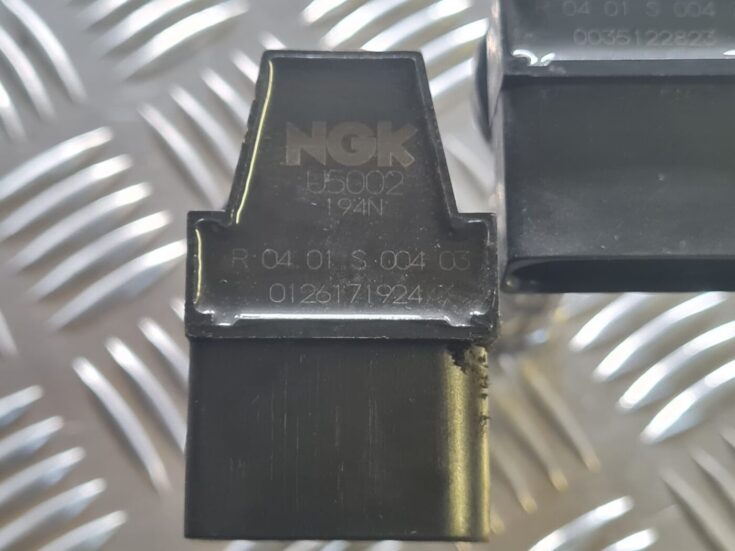 Augstsprieguma spole priekš VW GOLF 5 2004