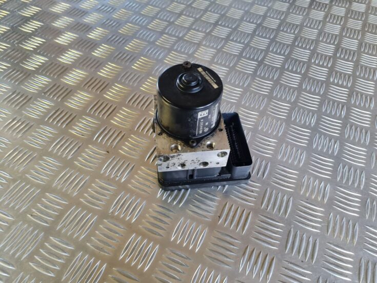 ABS bloks priekš VW GOLF 5 2004