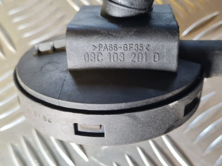 Kartera ventilācijas caurule priekš VW GOLF 5 2004