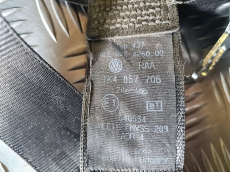 Priekšējā labā drošības josta priekš VW GOLF 5 2004