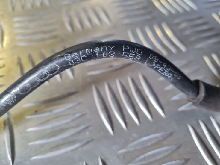 Kartera ventilācijas caurule priekš VW GOLF 5 2004