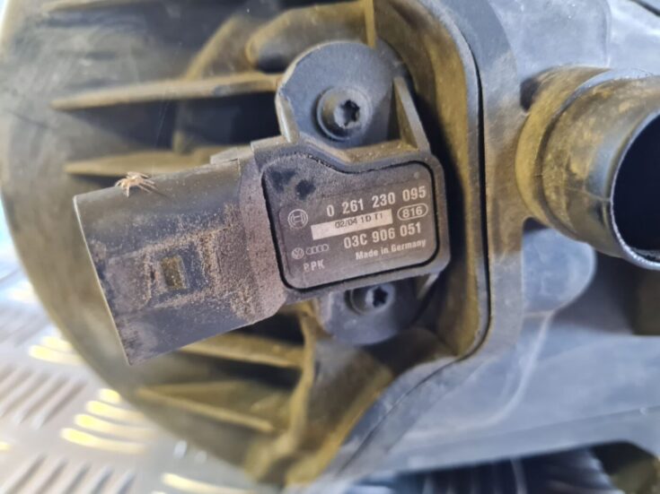 Ieplūdes kolektors priekš VW GOLF 5 2004