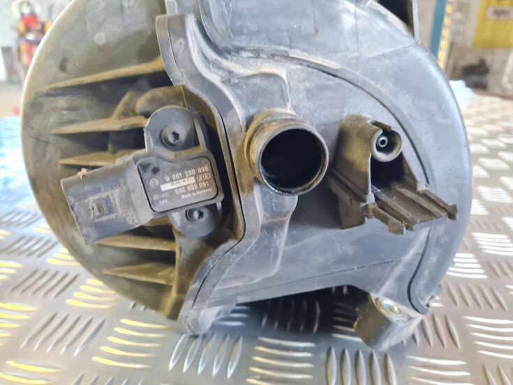 Ieplūdes kolektors priekš VW GOLF 5 2004