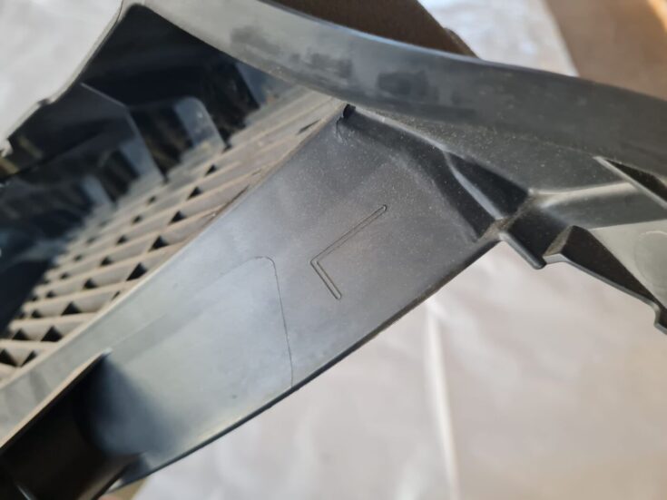 Aizmugures plaukta turētājs priekš VW GOLF 5 2004