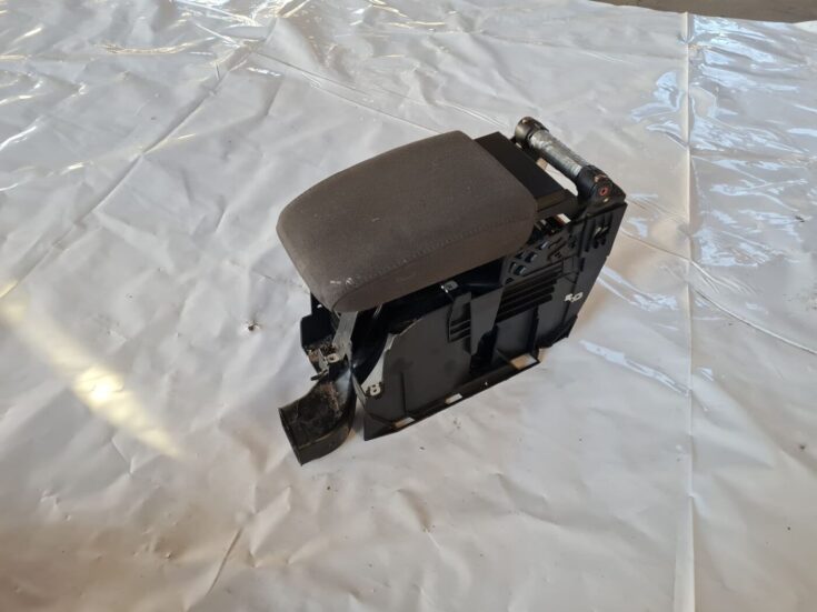 Roku balsts priekš VW GOLF 5 2004