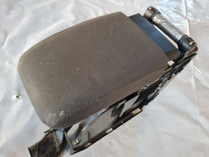Roku balsts priekš VW GOLF 5 2004