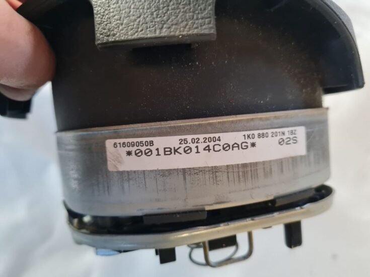 Stūres drošības spilvens priekš VW GOLF 5 2004
