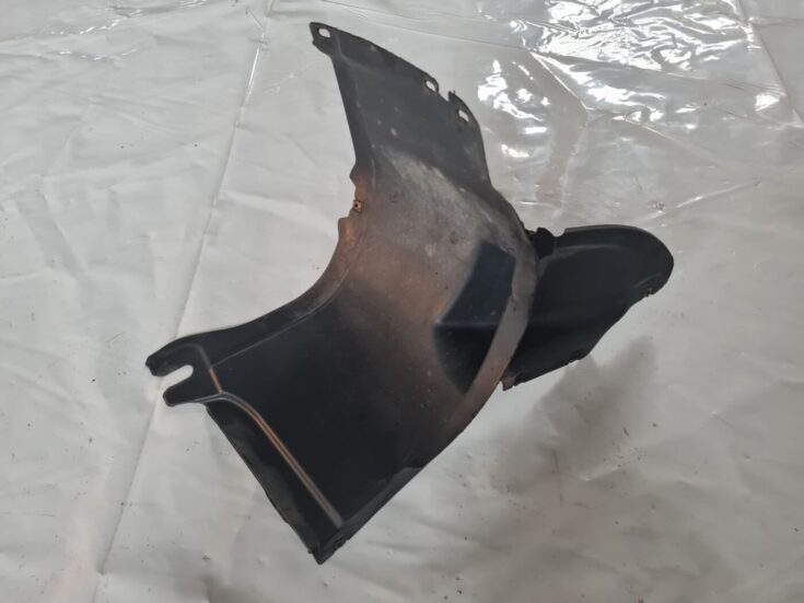 Priekšējais labais paspārns priekš VW GOLF 5 2004