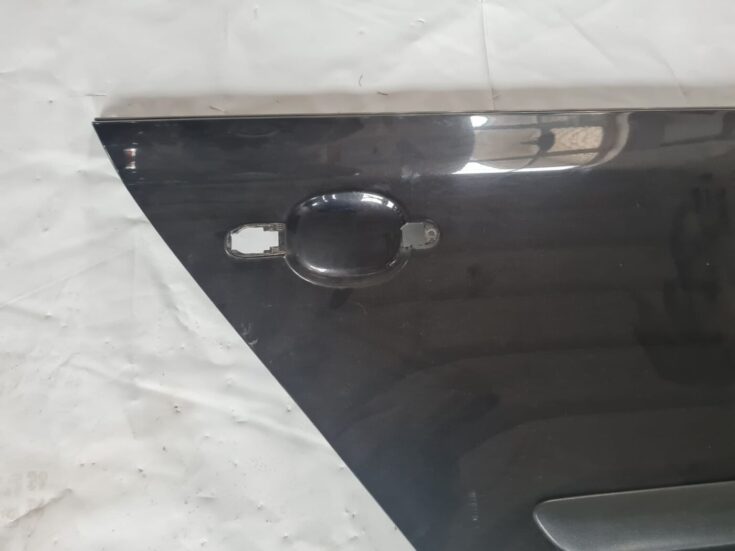 Aizmugurējās labās durvis priekš VW GOLF 5 2004
