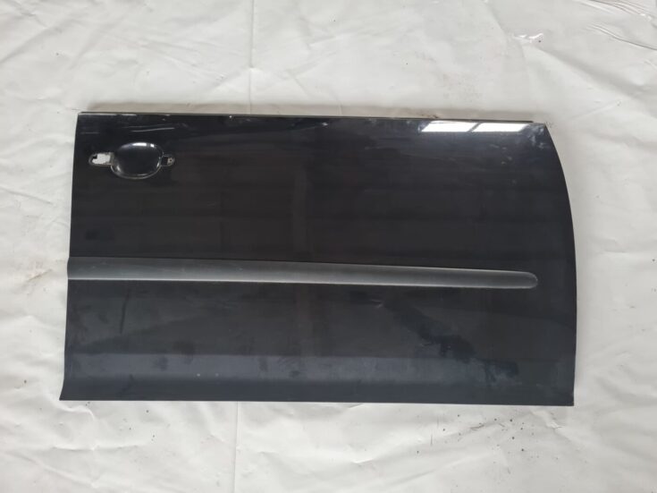 Priekšējās labās durvis priekš VW GOLF 5 2004
