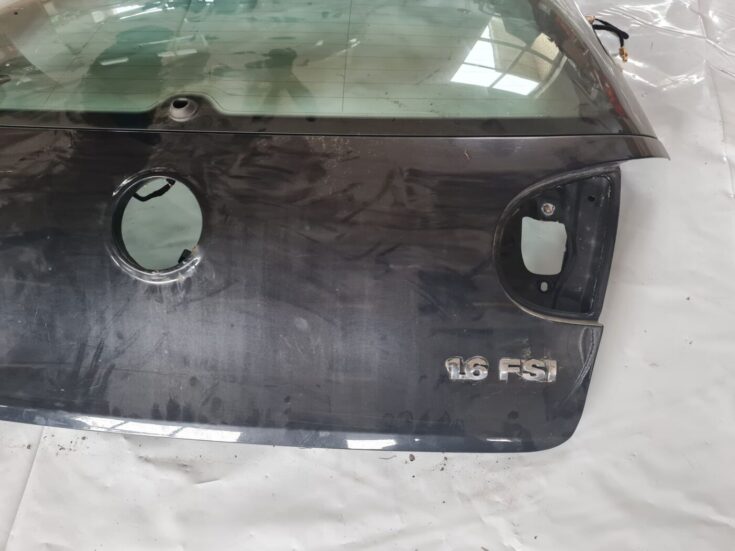 Bagāžnieka vāks priekš VW GOLF 5 2004
