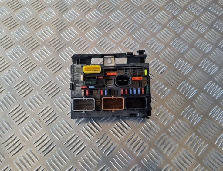 Drošinātāju bloks priekš CITROEN BERLINGO 2014