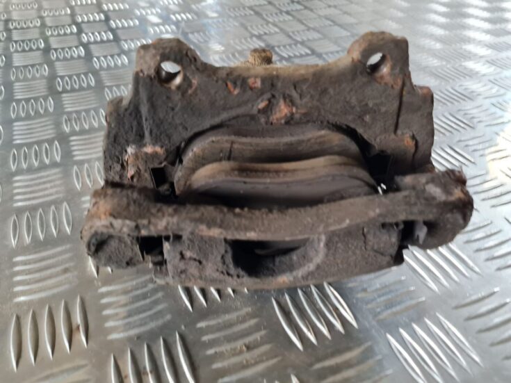 Priekšējais labais suports priekš FIAT STILO 2003