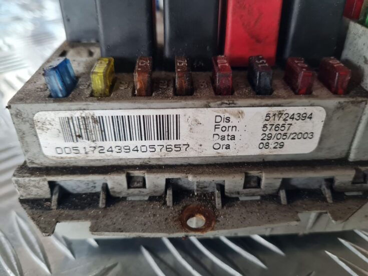 Drošinātāju bloks priekš FIAT STILO 2003