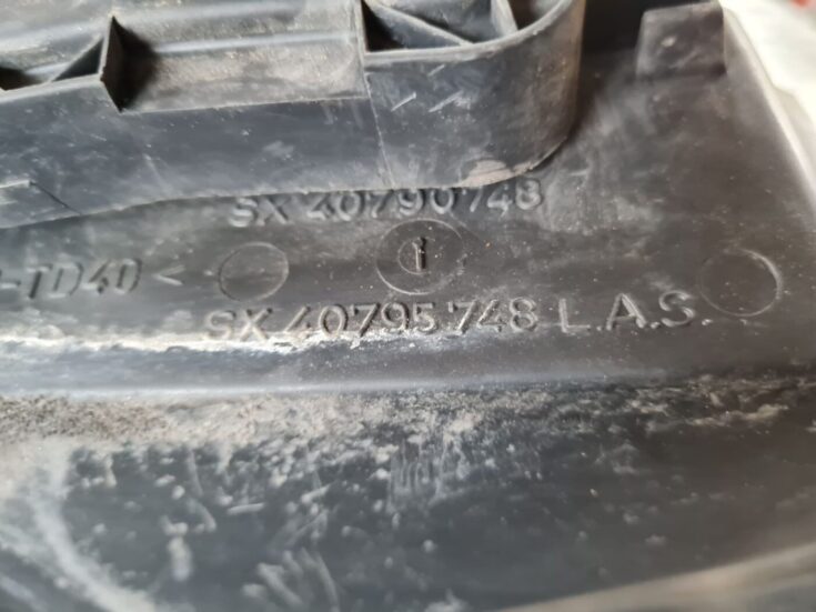 Priekšējais kreisais lukturis priekš FIAT STILO 2003