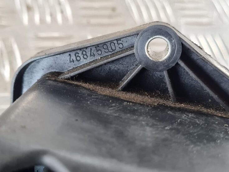 Vakuuma gaisa tilpne priekš FIAT STILO 2003