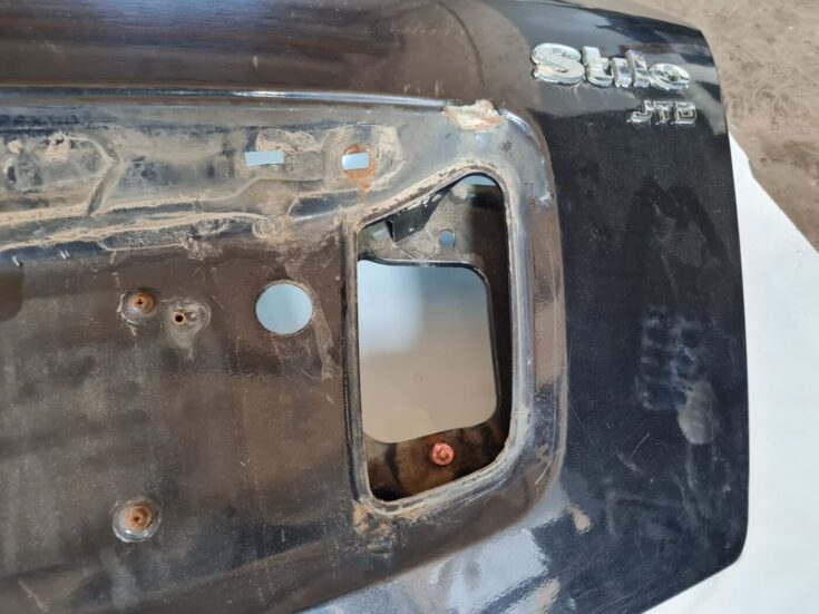 Bagāžnieka vāks priekš FIAT STILO 2003