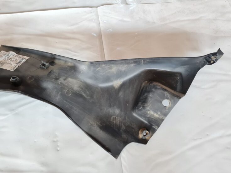 Bagāžnieka nodalījuma sānu apdare priekš FIAT STILO 2003