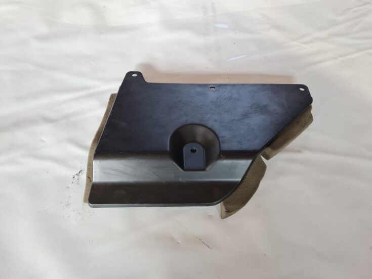 Mērinstrumentu paneļa apakšēja apdare priekš FIAT STILO 2003
