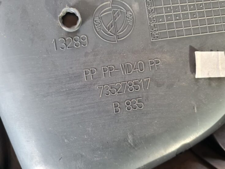 Aizmugurējo kreiso durvju apdare priekš FIAT STILO 2003