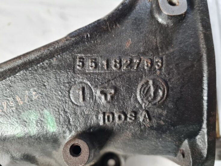 Degvielas sūkņa kronšteins priekš FIAT STILO 2003