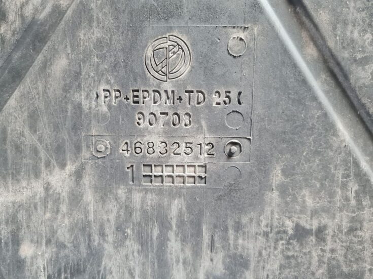 Dzinēja aizsargs priekš FIAT STILO 2003