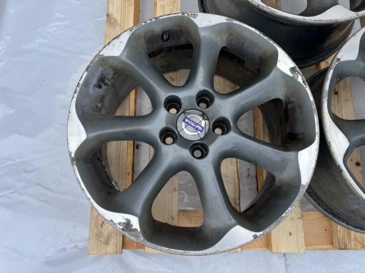 Alumīnija disks priekš VOLVO V60 2012