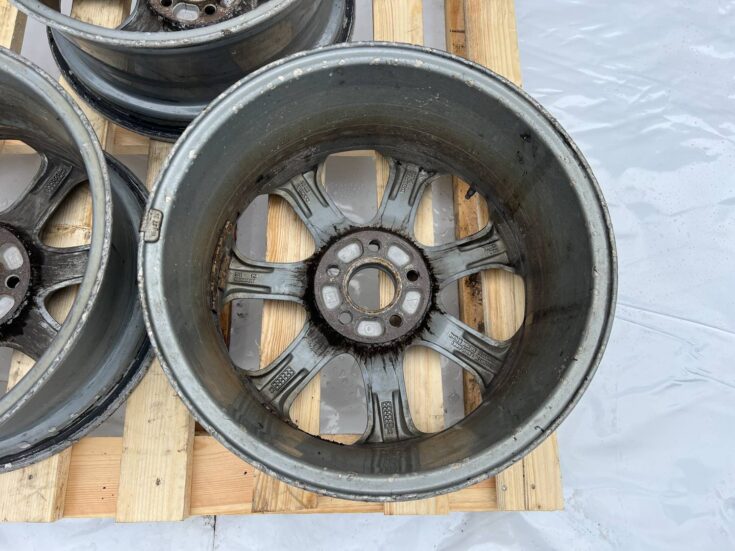 Alumīnija disks priekš VOLVO V60 2012